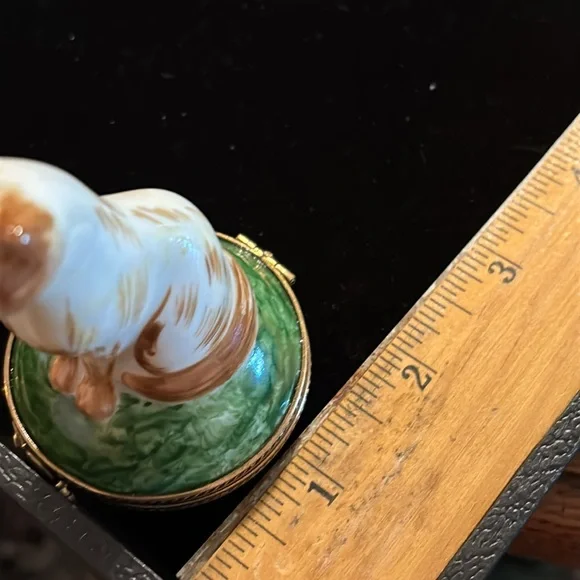 Limoges "upright sitting cat" trinket box - Picture 9 of 9